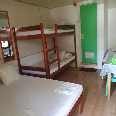 Emoks Guest House Moalboal Kültér fotó