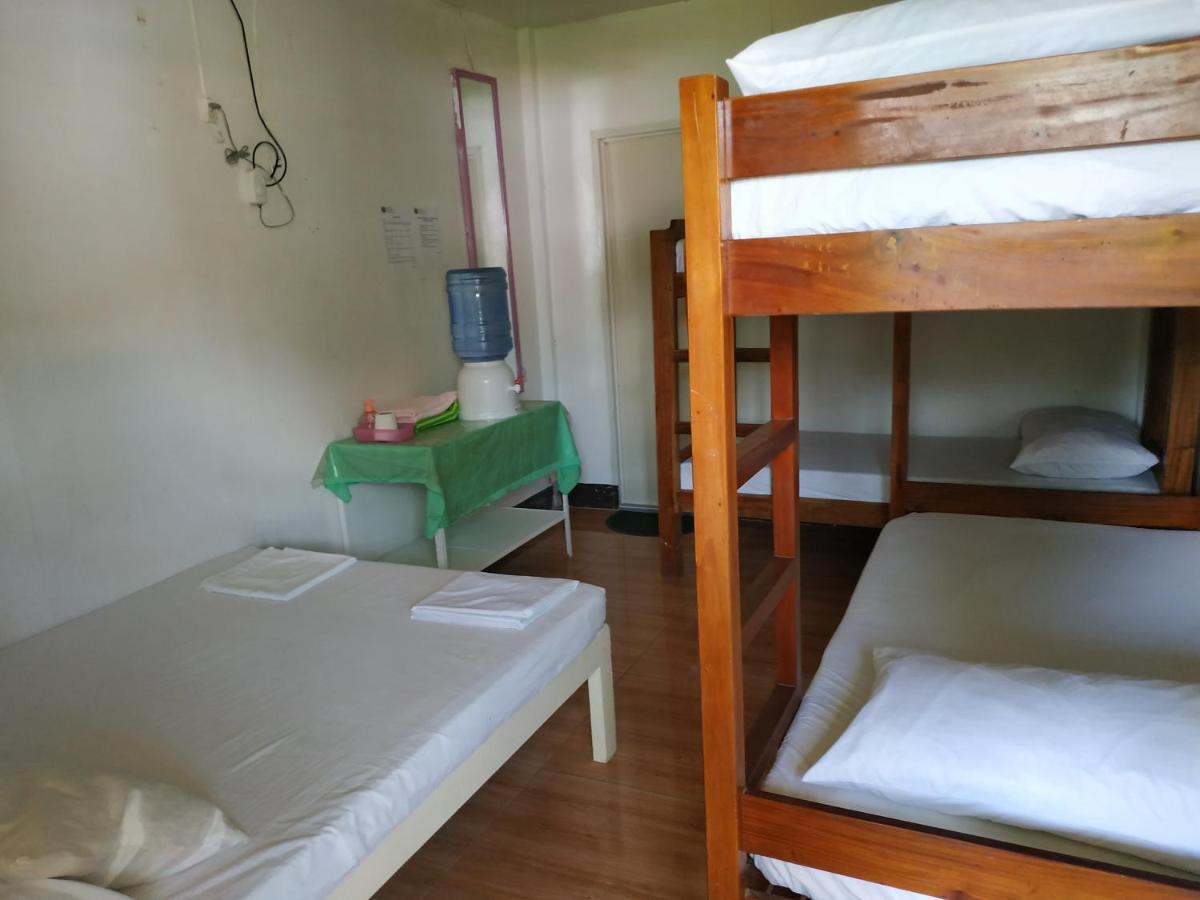 Emoks Guest House Moalboal Kültér fotó