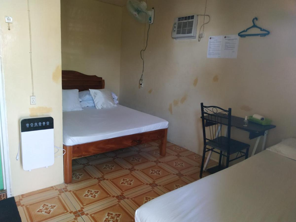 Emoks Guest House Moalboal Kültér fotó