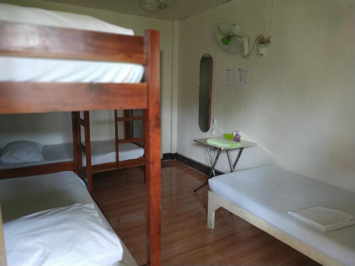 Emoks Guest House Moalboal Kültér fotó